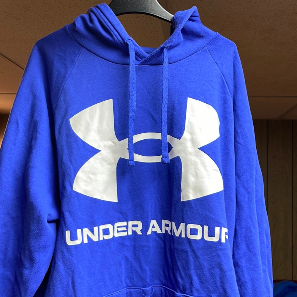 Under Armour sweatshirt